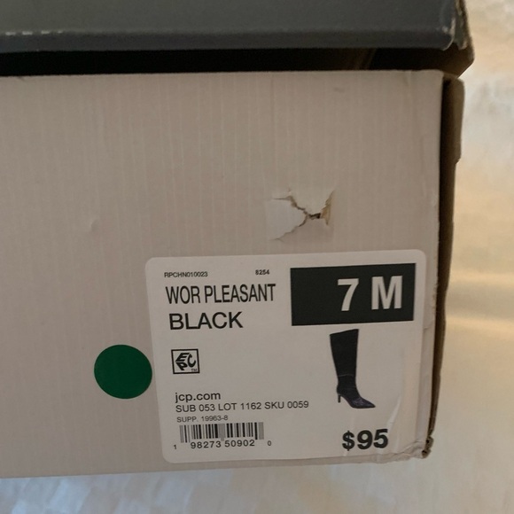 NWT Worthington Pleasant Black Heeled Fashion Boots w/Crocodile Pattern; Size 7M - Picture 3 of 7